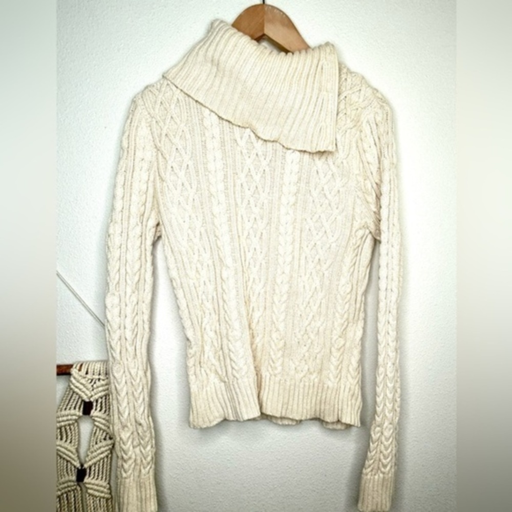 VTG Wainscott Sweater Cream Cable Knit Zip Side turtleneck Cableknit Beige